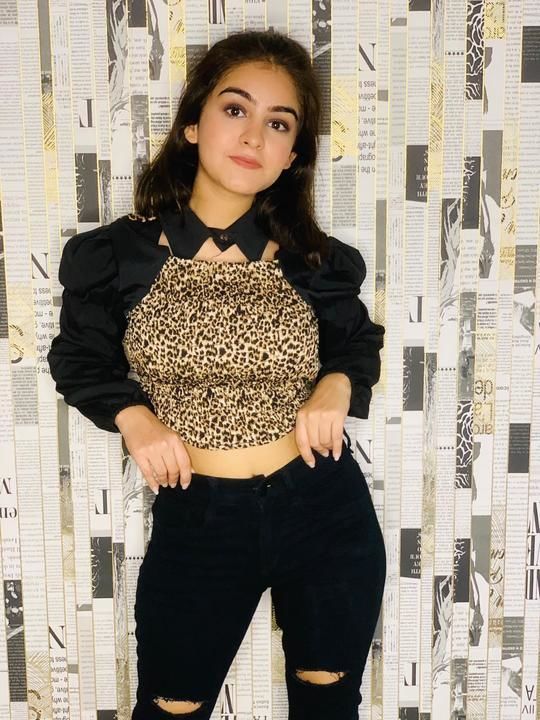 Post image 🔥
COLLAR CROP
TOP
TIGER PRINT
SIZE - 30 to 32 BUST
LENGTH - 16
4 DESGINS
PRICE - 450₹ FREE SHIPPING 
✅✅✅✅✅✅✅✅✅✅✅