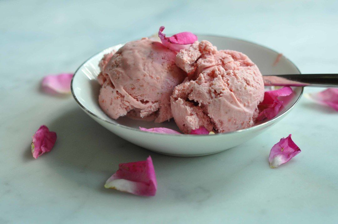 Nuts "n" Roses ice cream (500ml) uploaded by Rupa ice cream  on 5/2/2021