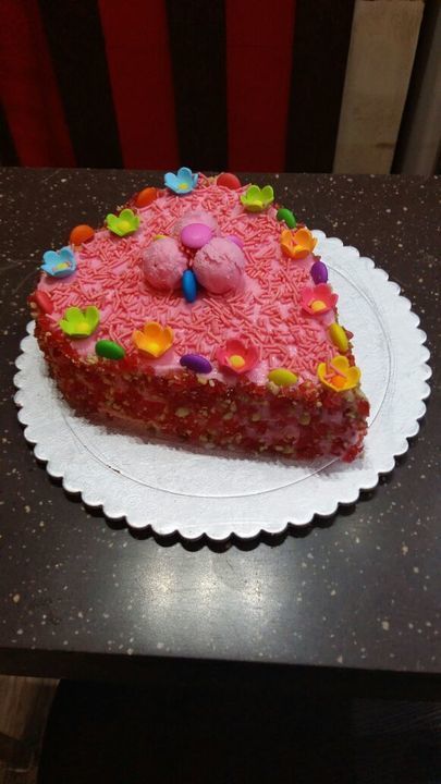 Strawberry ice cream cake (1/2 kg) uploaded by Rupa ice cream  on 5/2/2021