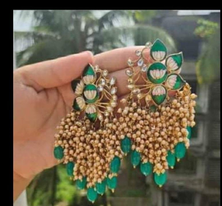 Post image I need this kundan pearl earrings... If anyone have ping me... I want cod available also