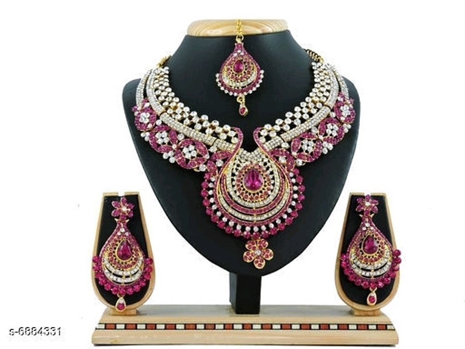 Women's jewellery sets uploaded by business on 7/31/2020