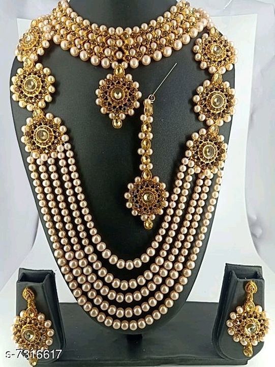 Bridal jewellery sets uploaded by business on 7/31/2020