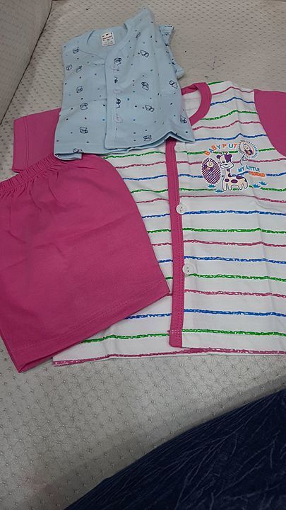 Post image Baby suit nd towel