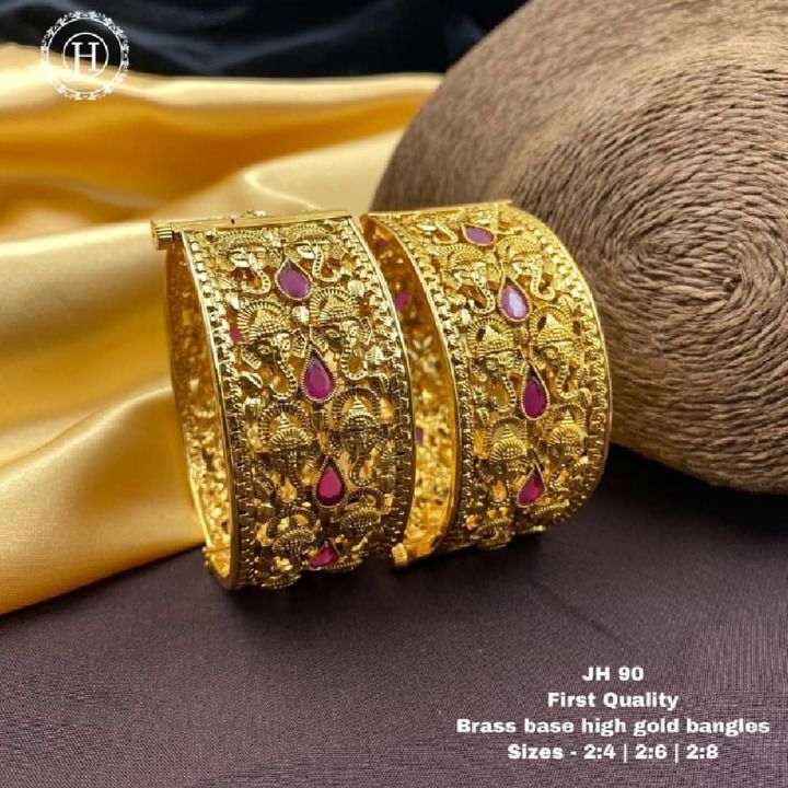 Bangles uploaded by business on 5/13/2021