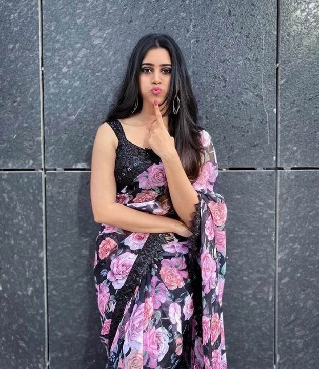 Floral party wear Saree  uploaded by business on 5/18/2021