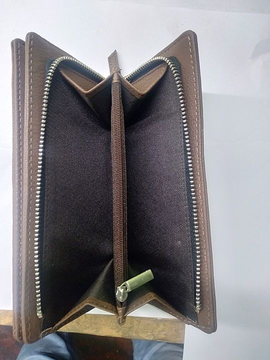 Ladies leather pouch uploaded by Zubair Enterprises on 8/5/2020
