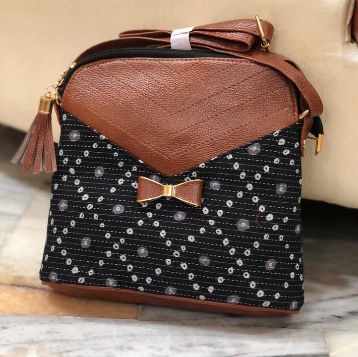 *The Bow sling *
Single partition sling bag  uploaded by business on 5/21/2021