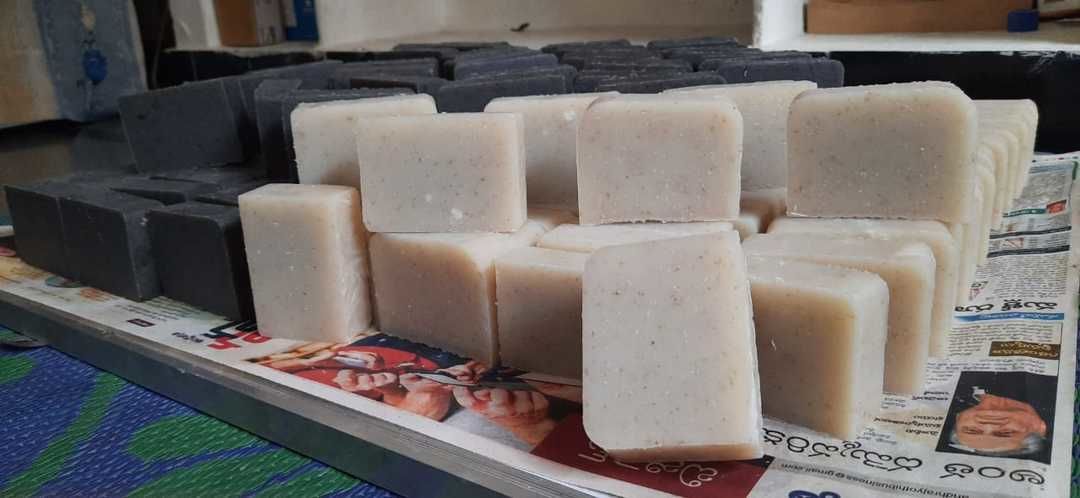 Oatmilk Rice soap uploaded by Vaiba Products Co., on 5/24/2021