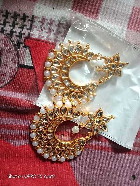 Post image Beautiful kundan earrings with back said meena 
Just 80+&amp; 
Moq 30