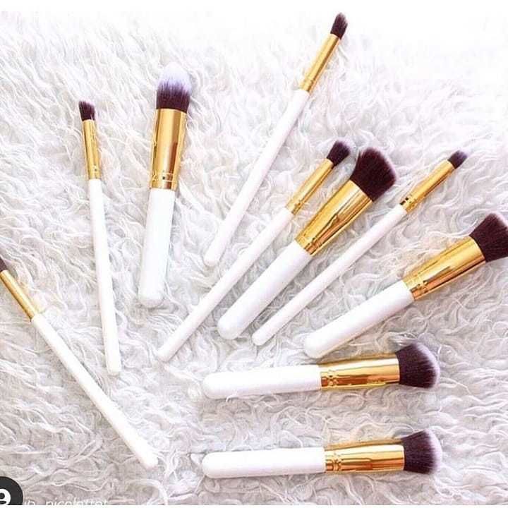 Makeup brushes uploaded by business on 5/27/2021