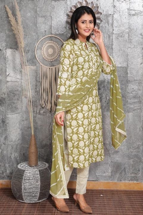 Post image *👗👗👗👗👗👗👗👗.    

*Make some Space in your wardrobe... Infuse a Unique Charm to your Personality with ds beautiful  Outfit*

*Casual wear HEAVY RAYON SILVER PRINT STRAIGHT  KURTI PANT WITH CHIFFON DUPATTA assures the wearer a Perfect Fit n Comfort.. Ds Stitches Set beautified with Latest Trend and Fashion as shown*

*Ideal for Casual Kitty Parties Outings n weekend Get Togethers*

*Pair it up with Heels n Stylish Accessories... This attractive Outfit will surelly fetch You  Compliments for Ur Rich Sense of Style*


👗👗👗👗👗👗👗👗👗👗👗👗

*Product*- *HEAVY RAYON SILVER PRINT  STRAIGHT KURTI PANT WITH DUPATTA *
 
*Type- Stitched*

*Fabric---*
*Kurti - RAYON *
*PANT - RAYON *
*dupatta-CHIFFON*


*Care- HAND WASH*

 
🛍🛍🎉 
 
*Size.  - S/36 M /38 L/40 Xl/42 XXL/44 
*M.R.P.    1125fs ar

⭐ *Same Day Dispatch*✈️