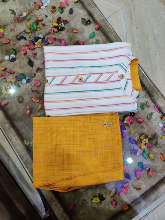 Post image 🌸🌸🌸🌸

*Summer Special*

""Khadi cotton premium launch""

*White lover❣️ Hittttt....H.R Proud To Be  A Trendsetter With This Launch*


Kurti- cotton khadi 

Kurti lenght-42

Size -38 to 46

Pant- cotton khadi 

Lenght- 39 

*Price- 460freeship*😍

Dispatch ready to ship