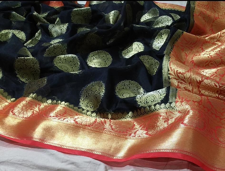 Banarasi Organza dyble  Sarees Good  quality Golden zari weaving design

Running blouse

Price 1700 uploaded by Bubbly bee botique 🐝 on 8/8/2020