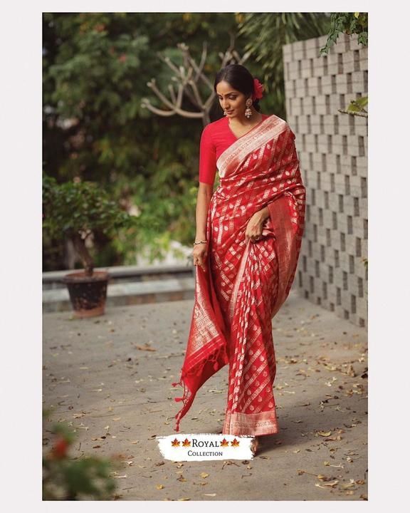 Banarsi saree uploaded by Maa bhatiyani designers on 6/1/2021