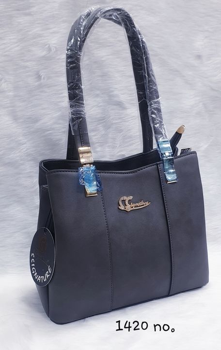 Ssignature hand bag  uploaded by business on 6/2/2021