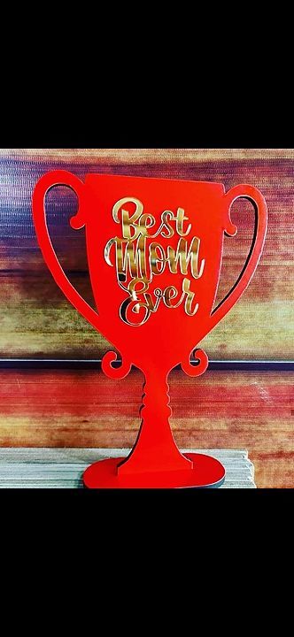 Post image *Personalised Tophy🏆* 

🔹Size: 6 inches

🔹Price: Rs.399 for wooden trophy

🔹Price: Rs.449/- for acrylic trophy

😊Sepping extra

🔹Centre text Can be customised👍🏻

-By team gifts_mart