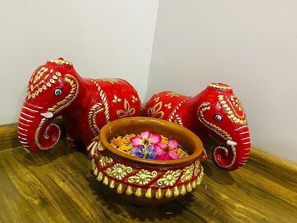Decoration elephant n pot complete sets uploaded by Decorative items on 8/9/2020