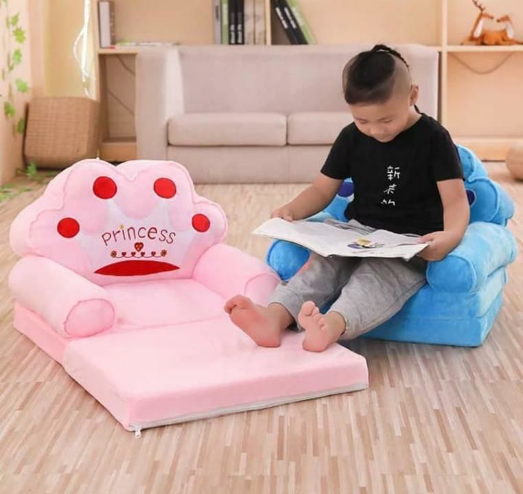 Post image *A.t collection*
72898 36437 
*KIDS SOFA CUM bed*

_Suitable for *KIDS* upto (0 to 6)_
_Years for Comfortable Sleep .._

• *RELIANCE FIBRE ..* 💖

• *WEIGHT* - *1.4 Kg*

• *SLEEPWELL FOAM* 💟

• _Available in Three Designs_

*PRICE 380*