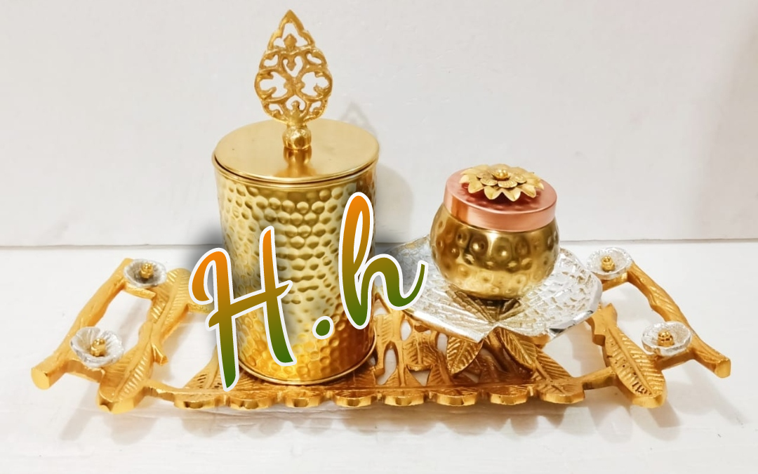 Metal Tray gift Hamper uploaded by Hina Handicrafts on 6/6/2021
