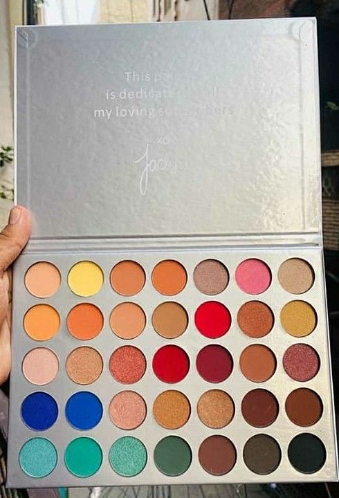 Eyeshadow palette uploaded by business on 8/10/2020