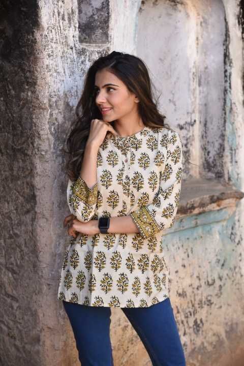 Post image New collection of cotton hand printed#TOP available...

Size = 38-46
Length = 26
Arm length=17
New price