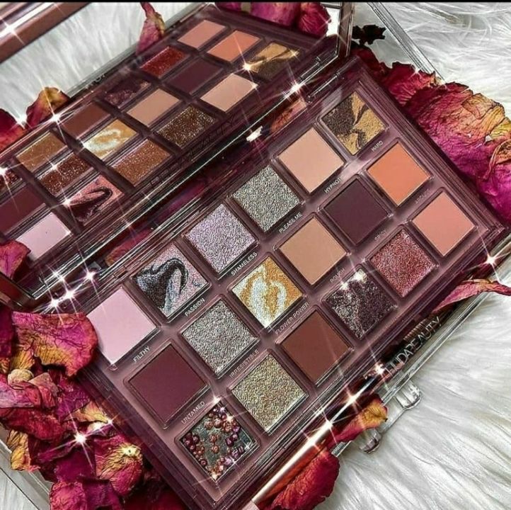 Eyeshadow palette uploaded by Lavi Collection on 6/8/2021
