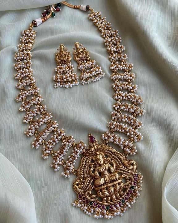 Jewellery sets uploaded by business on 6/9/2021