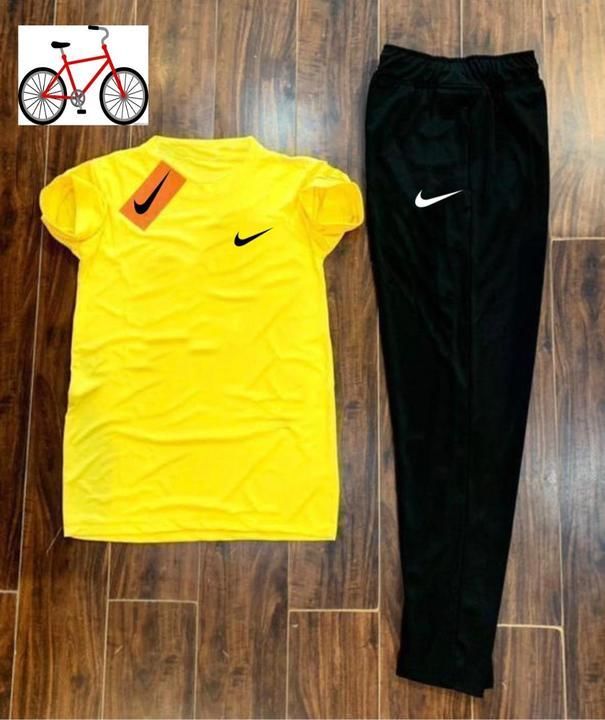 Post image *Sale sale sale*

*BRAND — MIX*

*Tracksuit*
*Superior Quality*

* HALF SLEEVES *

* dryfit Lycra Fabric*

*Sizes M / L / XL / XXL*

*@450/- freeship ✅❤️* 

*Dryfit Lycra stuff with comfort Fit &amp; full brand Look* kl