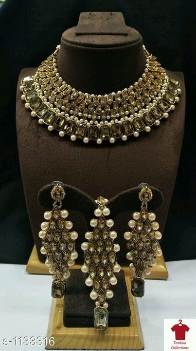 Necklace with earrings and tika uploaded by business on 6/10/2021