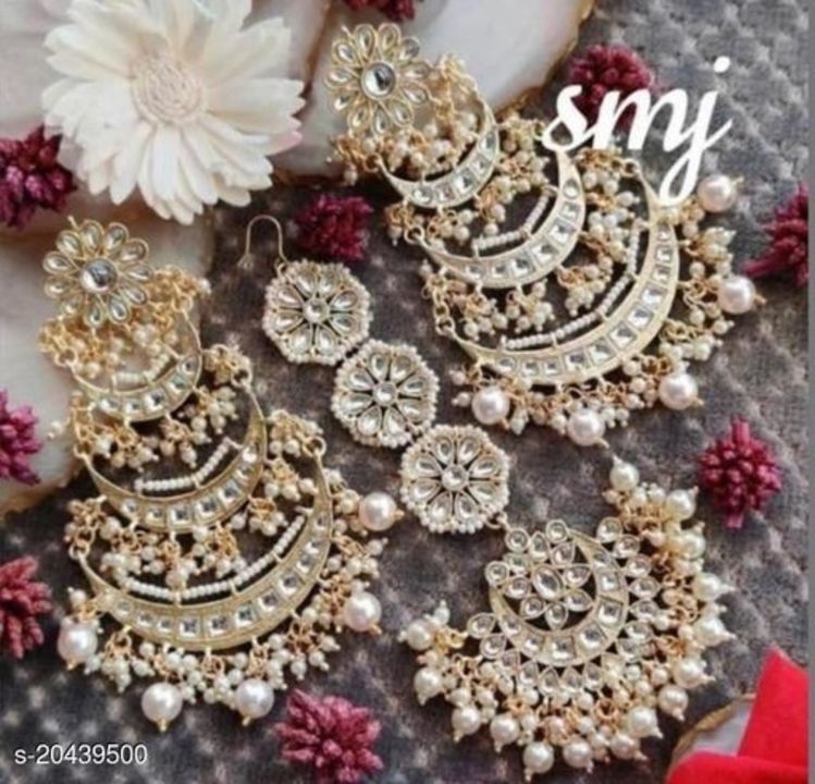 Post image Diva Beautiful Earrings

Base Metal: Alloy
Plating: Brass Plated
Stone Type: Kundan
Sizing: Adjustable
Dispatch: 3-4 Days
Its price:-350