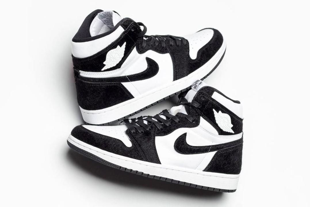 Post image Airjordan 1 panda premium
(FOR GIRLS)

Size-36-40(proper)

Price-2299/- only 
Top high end quality

DM or WhatsApp to order 8630253385