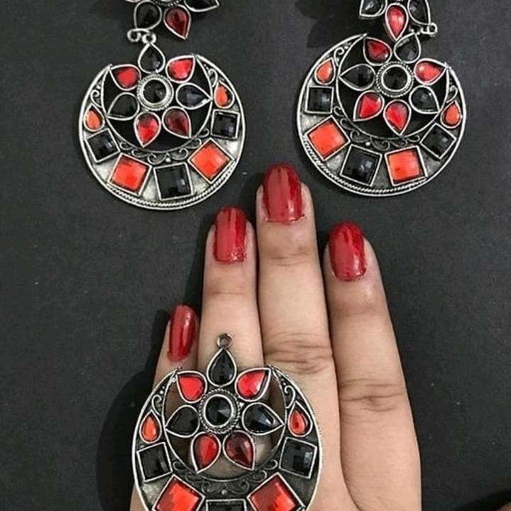 Post image Earrings with rings
Just 280
Free shipping with cash on delivery available
Dm me for order...