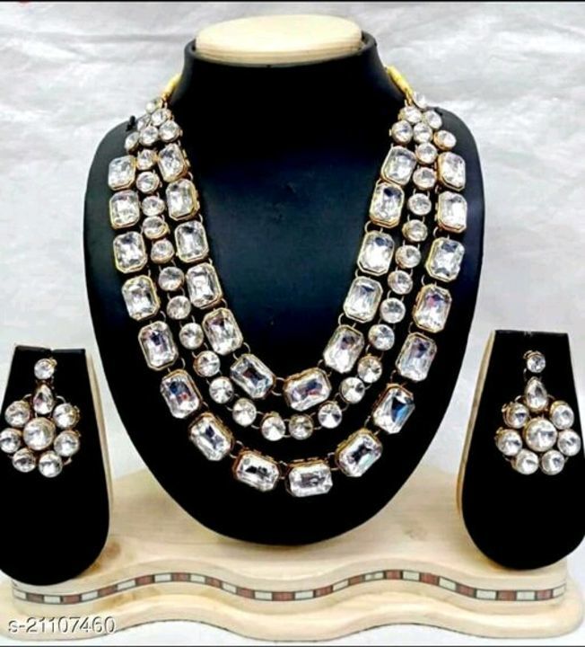 Post image Cash on delivery h 

Price- 410

Twinkling Chic Jewellery Sets

Base Metal: Alloy
Plating: Gold Plated
Stone Type: Artificial Stones &amp; Beads
Sizing: Adjustable
Type: As Per Image
Dispatch: 2-3 Days
