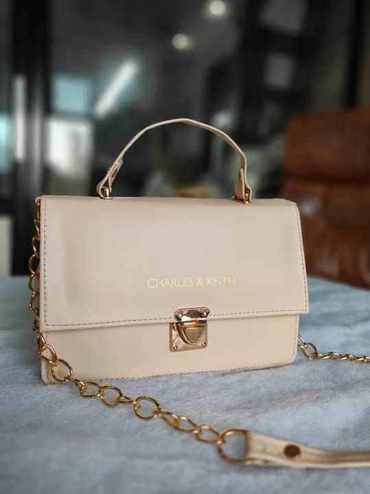 Post image *BRAND CHARLES KEITH*

*MOST TRENDING SLING IN THE MARKET*

*SIZE 6/6*

*HIGH QUALITY*


*AT JUST 350*
