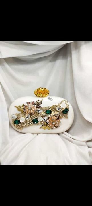 Post image Chk my new update

Dm to order
Premium quality pure resin box clutch. With Opulent &amp; super classy looks.
Each design has its own uniqueness &amp; are limited edition. Best safety box packing !
Elegant designs 
Price 1700 
Free shipp
Many more design
Ka
#handyclutch#partyclutch#unikpurse#