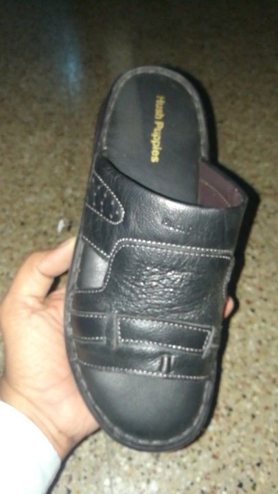 Leather Chappals uploaded by Kulsoom Traders on 6/17/2021