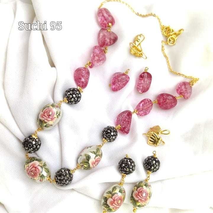 Beads necklace uploaded by SD Boutique on 6/18/2021