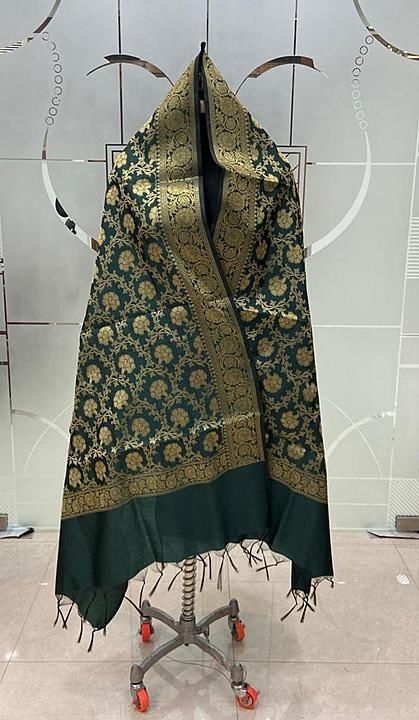Banarasi Semi Silk Dupattas with Double Zari Weaving.
Length-2.5 meters.
Width-36 inches
* uploaded by business on 8/15/2020