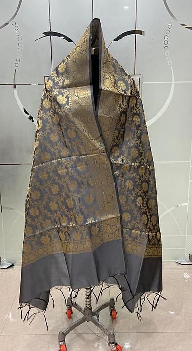 Banarasi Semi Silk Dupattas with Double Zari Weaving.
Length-2.5 meters.
Width-36 inches
* uploaded by Entrepreneur on 8/15/2020