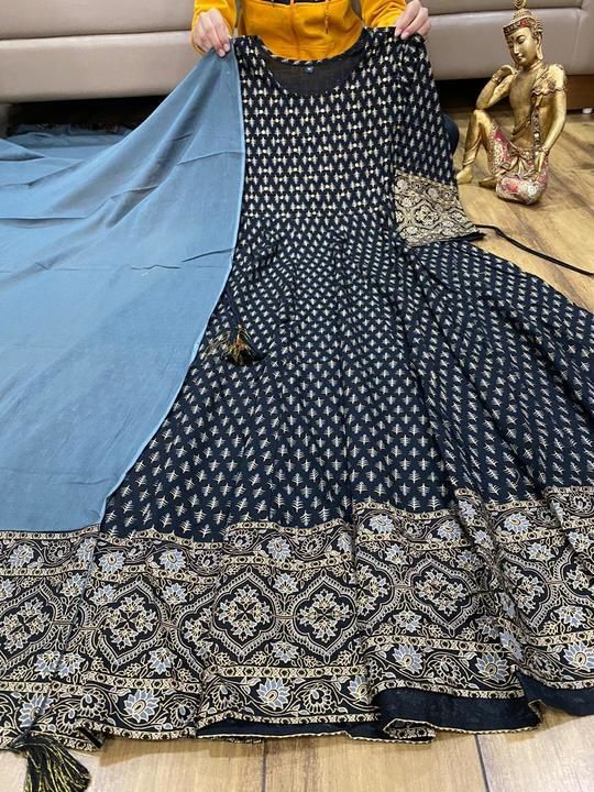 Kurti with dupatta uploaded by Lowest rate store on 6/22/2021