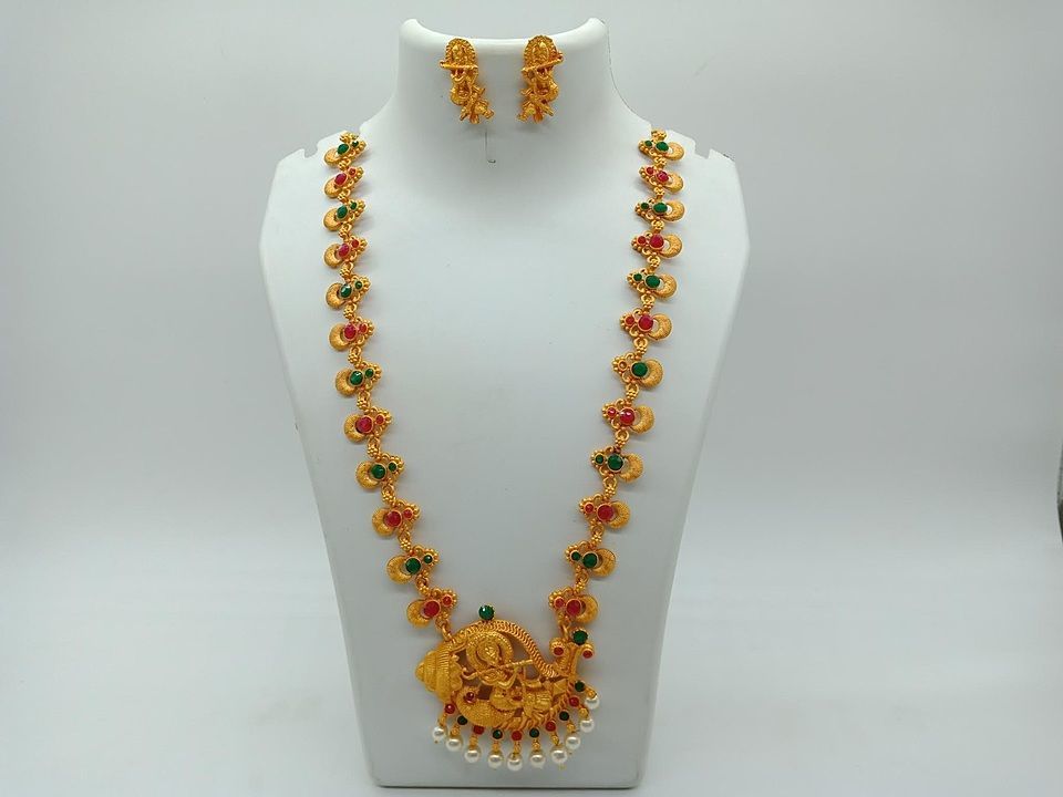 Elegant necklace with earrings  uploaded by business on 8/16/2020