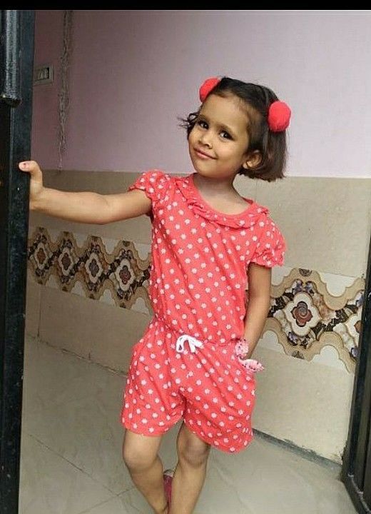 Top and scart
Size small
Years 4to8years only
It is very smoth cloth 
Febric cloth
  uploaded by business on 8/17/2020