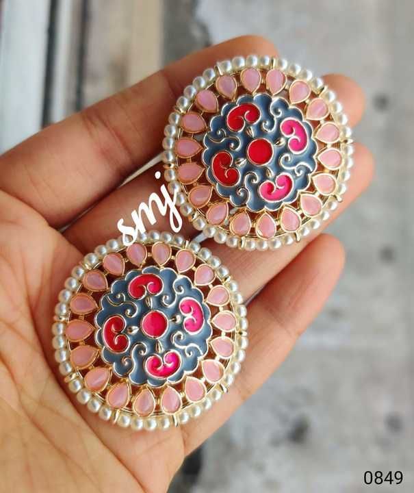 Post image Stylish pearls and meenakari enamel two tone ear studs with premium quality enamel stones Rs.300/-☀️ shipping extrahttps://chat.whatsapp.com/LOg9WBJJ7k65UWVt7hPaFK