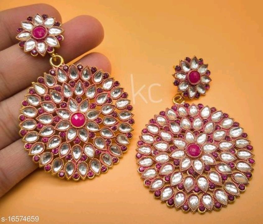 Product image with price: Rs. 242, ID: diva-chic-earrings-6c2a807f