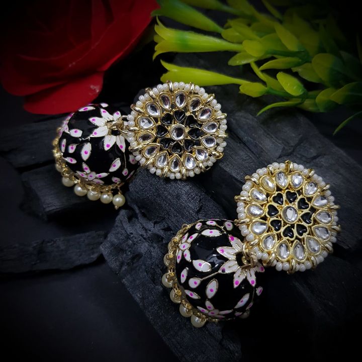 Post image Jhumki.  200rs/pc bulk order plzReseller most welcomeSingal pc availableContact us 8815152849