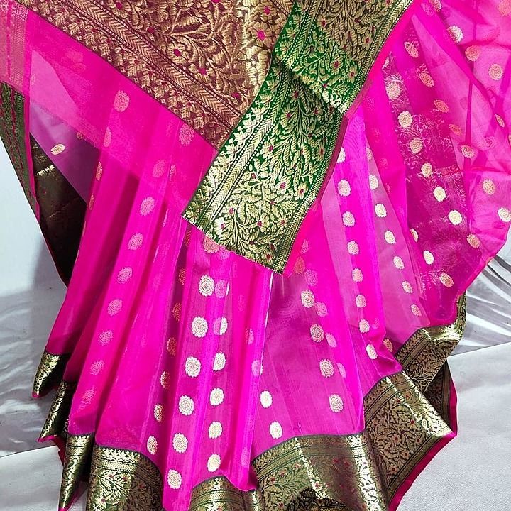 Post image Black handwoven Chanderi saree.

 Material Chanderi saree masraiz cotton.silk y silk.pattu silk 

Total saree length 6:30 metar / 5 50 meters Shirt.
Blouse_ 80 cm (running blause)       my whatsapp no and calling 8269709982