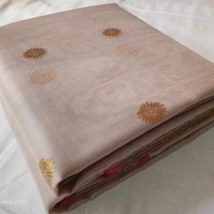 Post image Black handwoven Chanderi saree.

 Material Chanderi saree masraiz cotton.silk y silk.pattu silk 

Total saree length 6:30 metar / 5 50 meters Shirt.
Blouse_ 80 cm (running blause)       my whatsapp no and calling 8269709982
