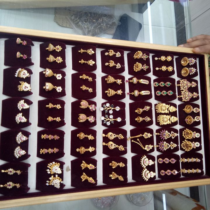 Post image These jewels getting from manufactures..Guaranteed jewels .. Who needs bulk quantity for shop , Ping me ..9740150503