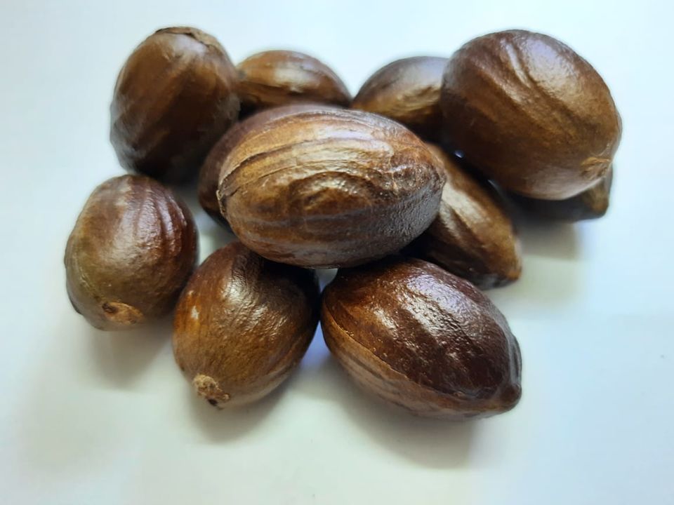 Post image Organic nutmeg with shell
