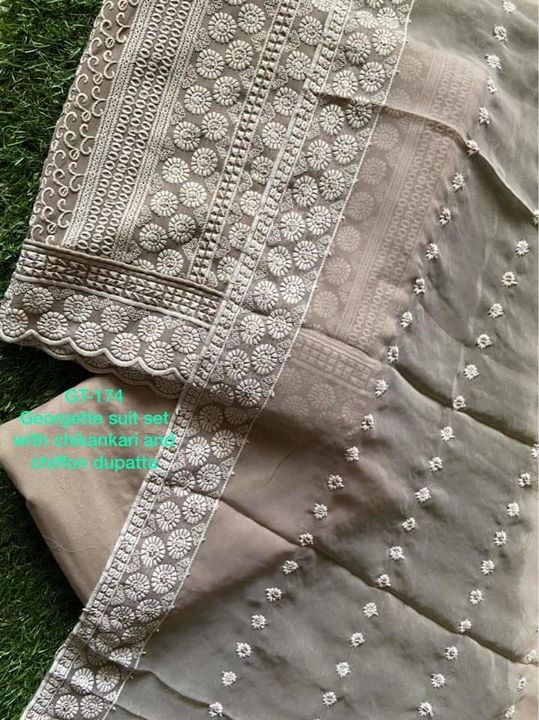 Cotton suit with shiffon dupatta uploaded by business on 7/5/2021